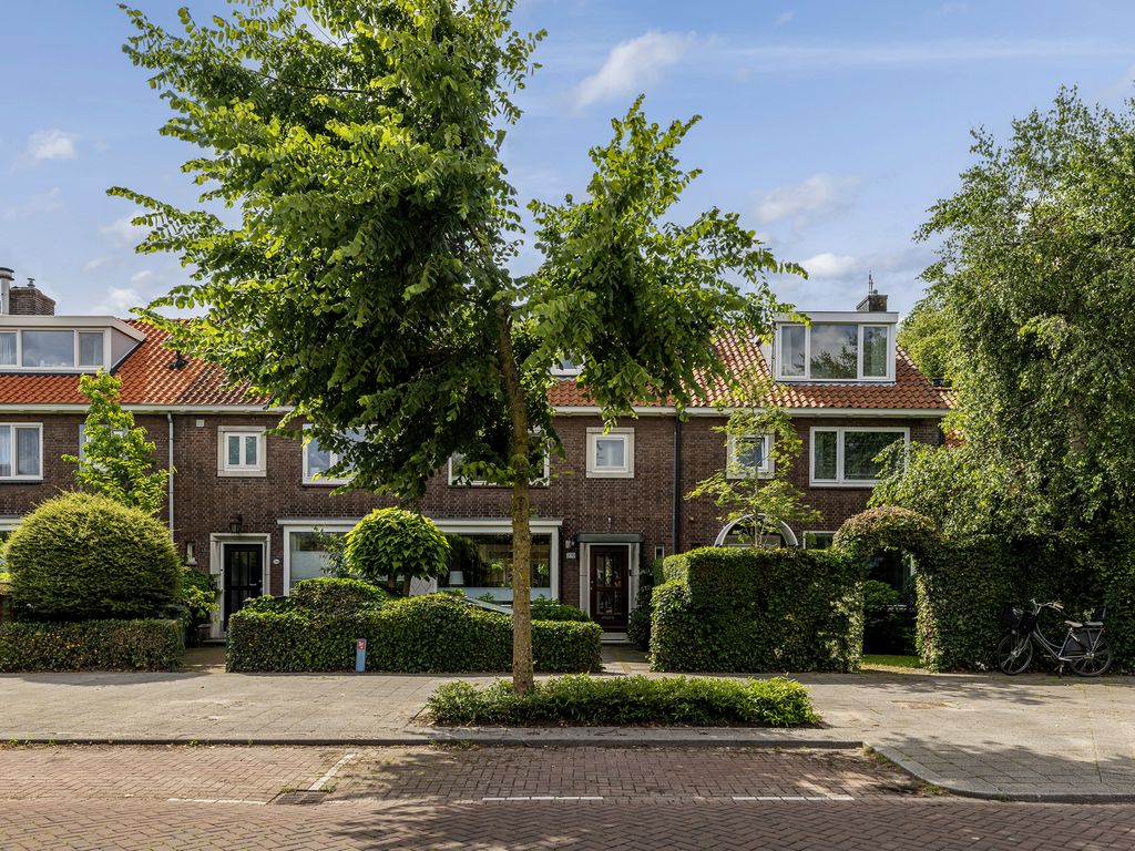 Burgemeester Le Fèvre de Montignylaan 210, ROTTERDAM