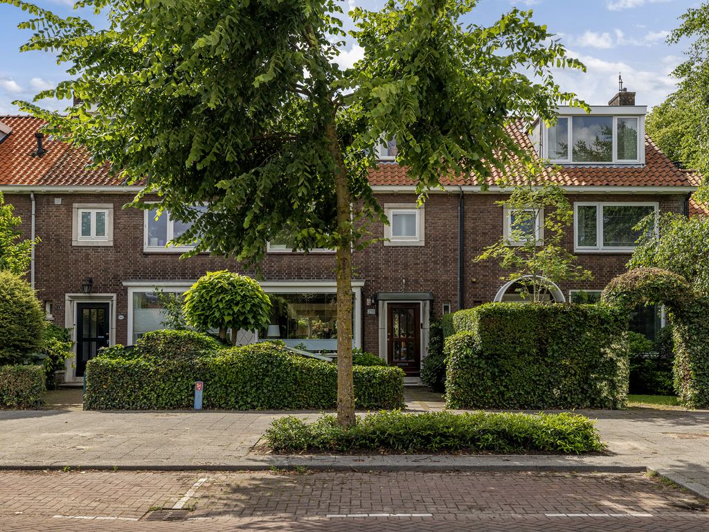 Burgemeester Le Fèvre de Montignylaan 210, ROTTERDAM