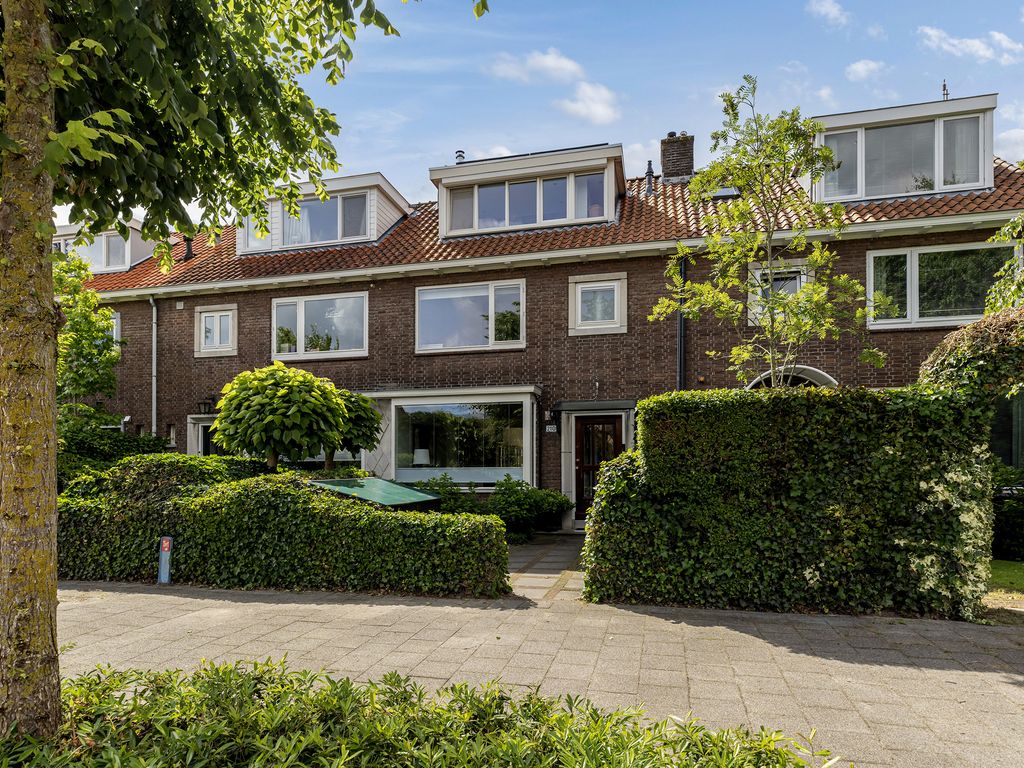 Burgemeester Le Fèvre de Montignylaan 210, ROTTERDAM