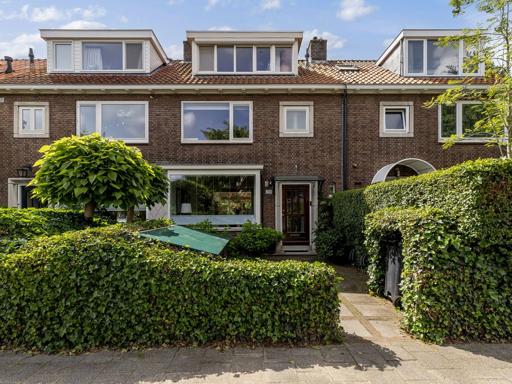 Burgemeester Le Fèvre de Montignylaan 210, ROTTERDAM