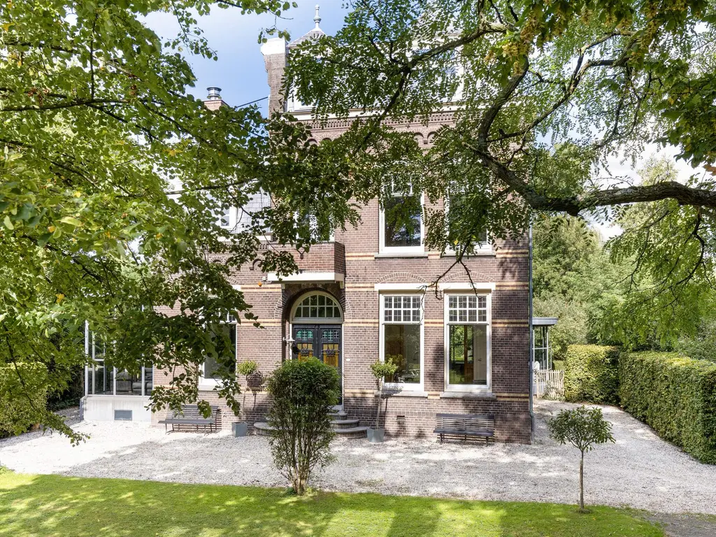 Kerkbuurt 142, PAPENDRECHT