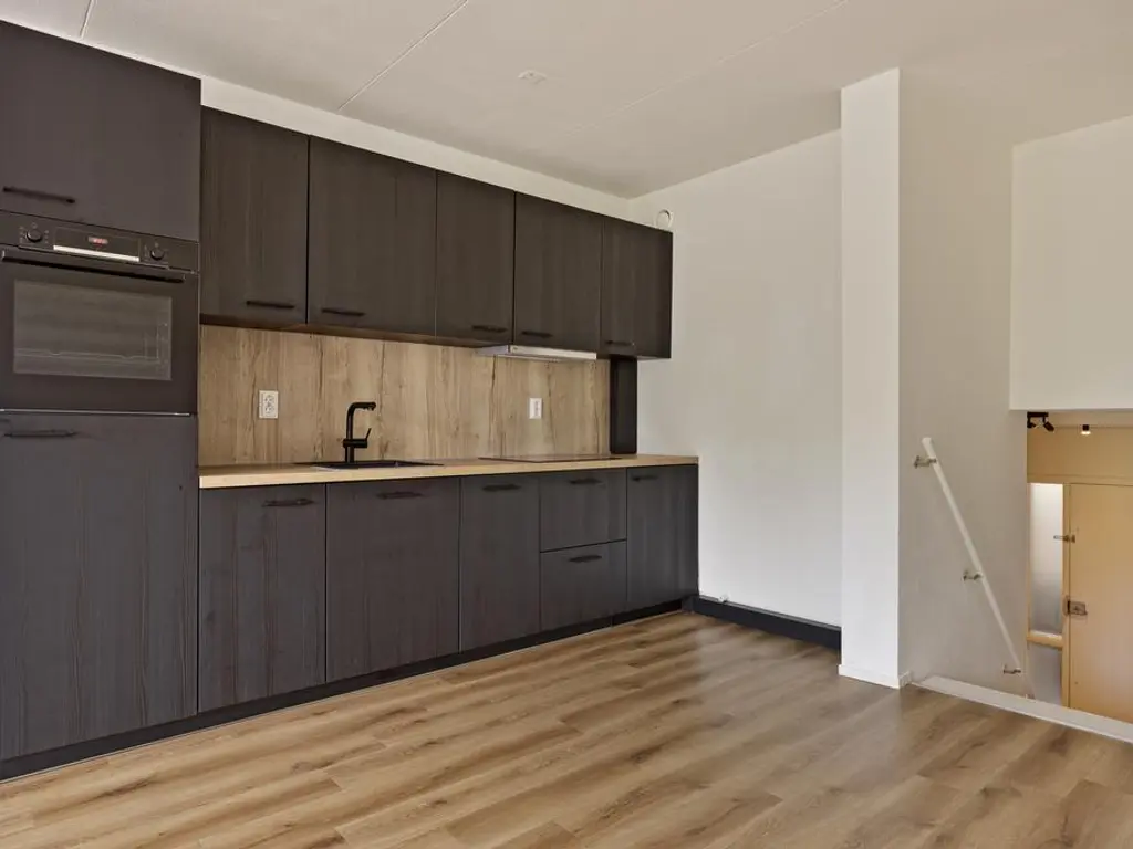 Taankade 74, DORDRECHT
