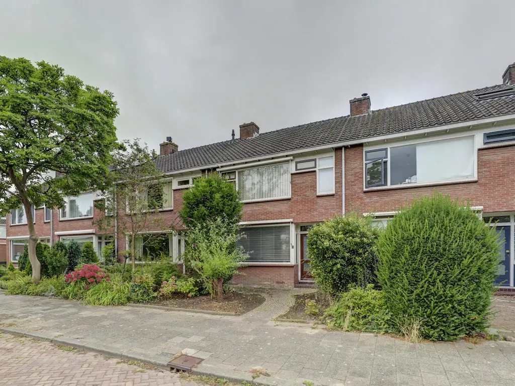 Kamperfoeliestraat 8, DORDRECHT