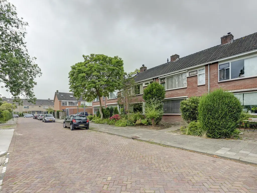 Kamperfoeliestraat 8, DORDRECHT