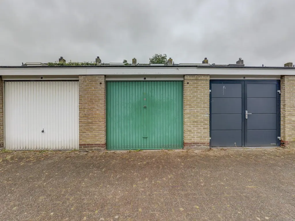 Kamperfoeliestraat 8, DORDRECHT