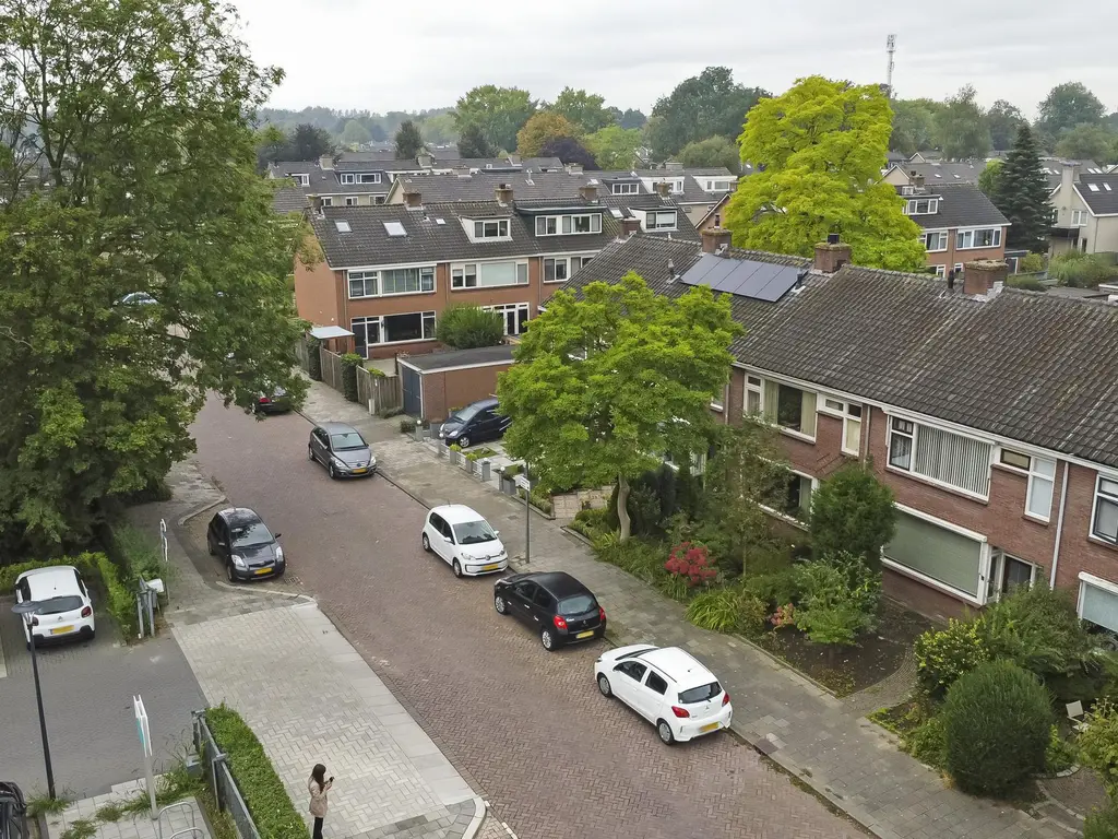 Kamperfoeliestraat 8, DORDRECHT