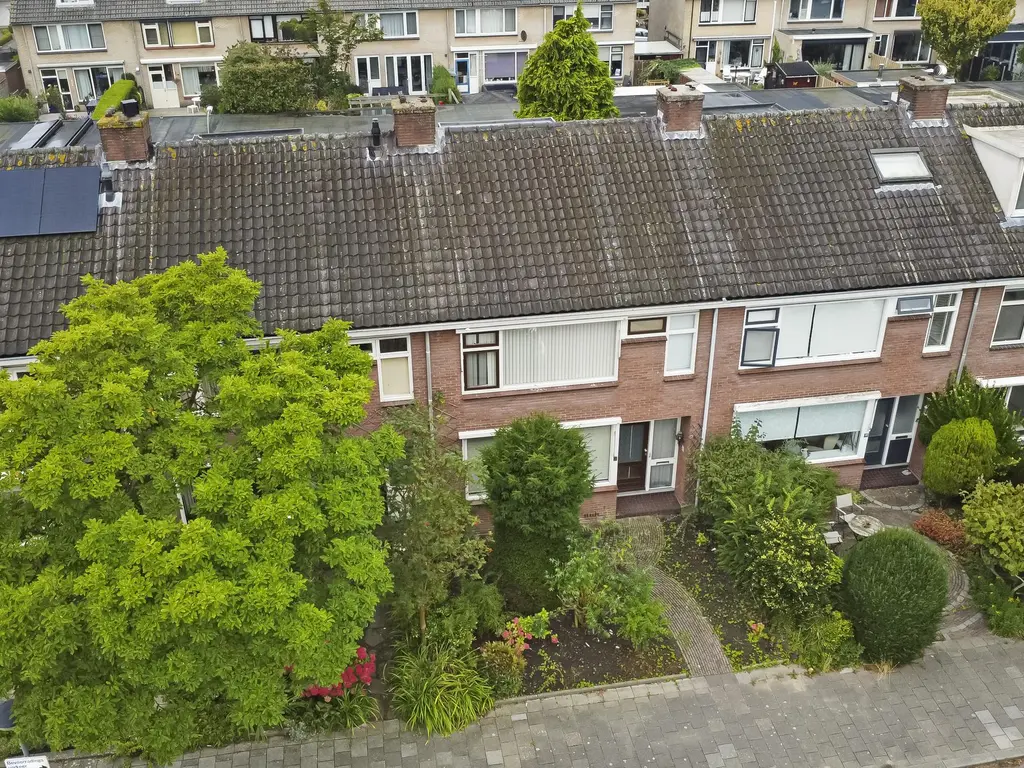 Kamperfoeliestraat 8, DORDRECHT