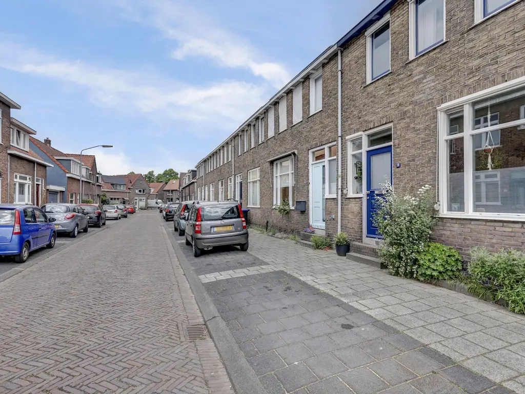 Hoekenessestraat 18, DORDRECHT