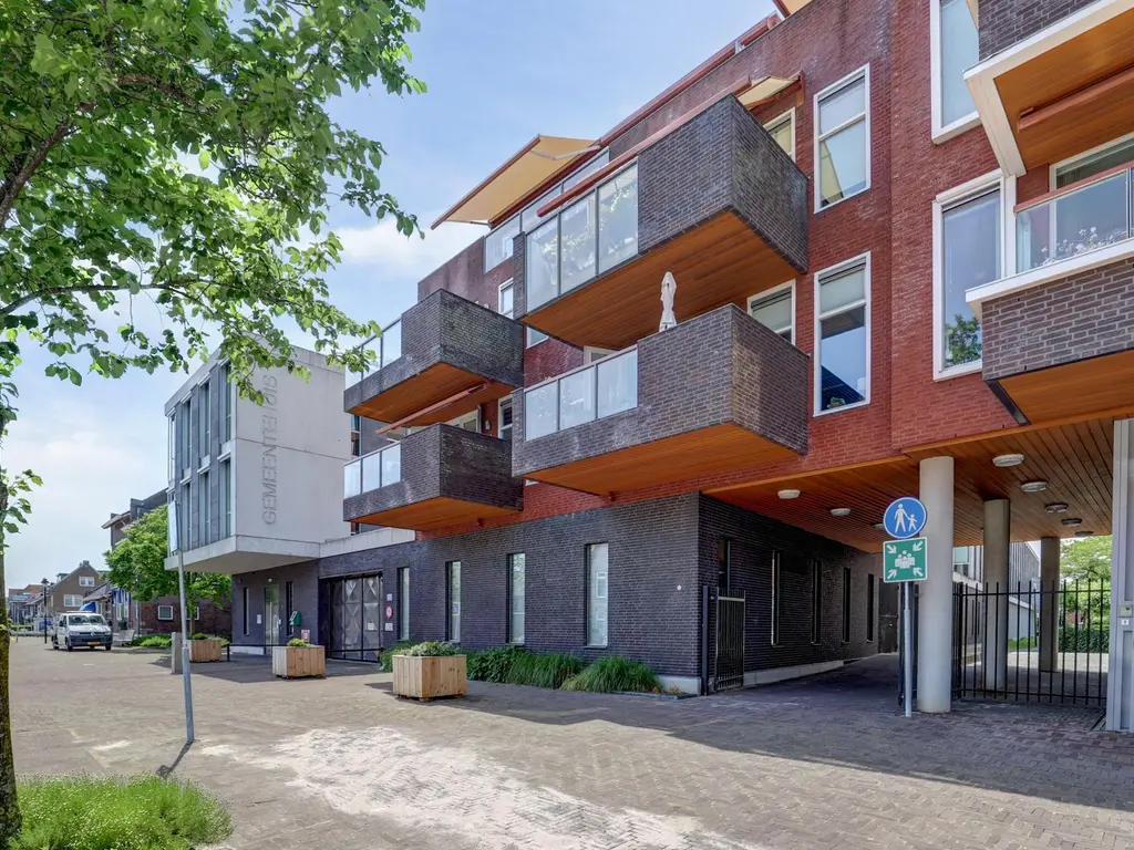 Burgemeester de Bruinelaan 51A, ZWIJNDRECHT