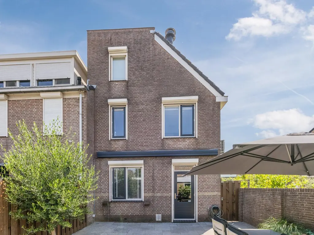 Lisdreef 2, PAPENDRECHT