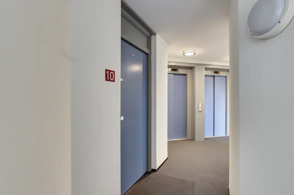 Zonnesteintoren 10