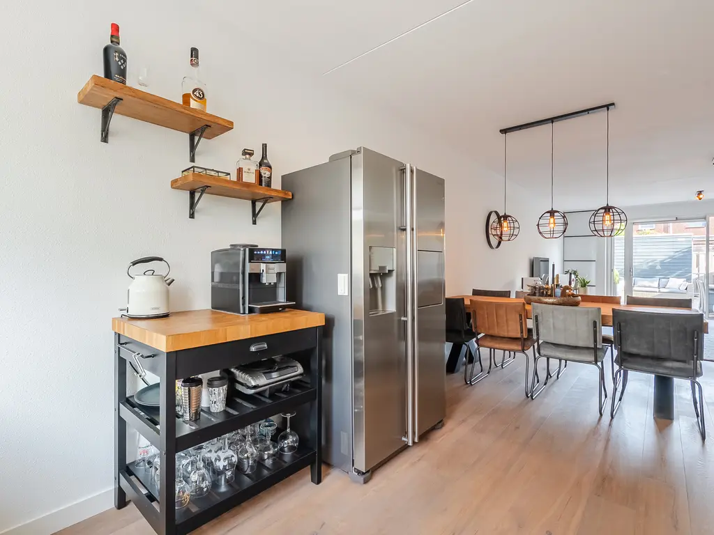 Alver 104, PAPENDRECHT