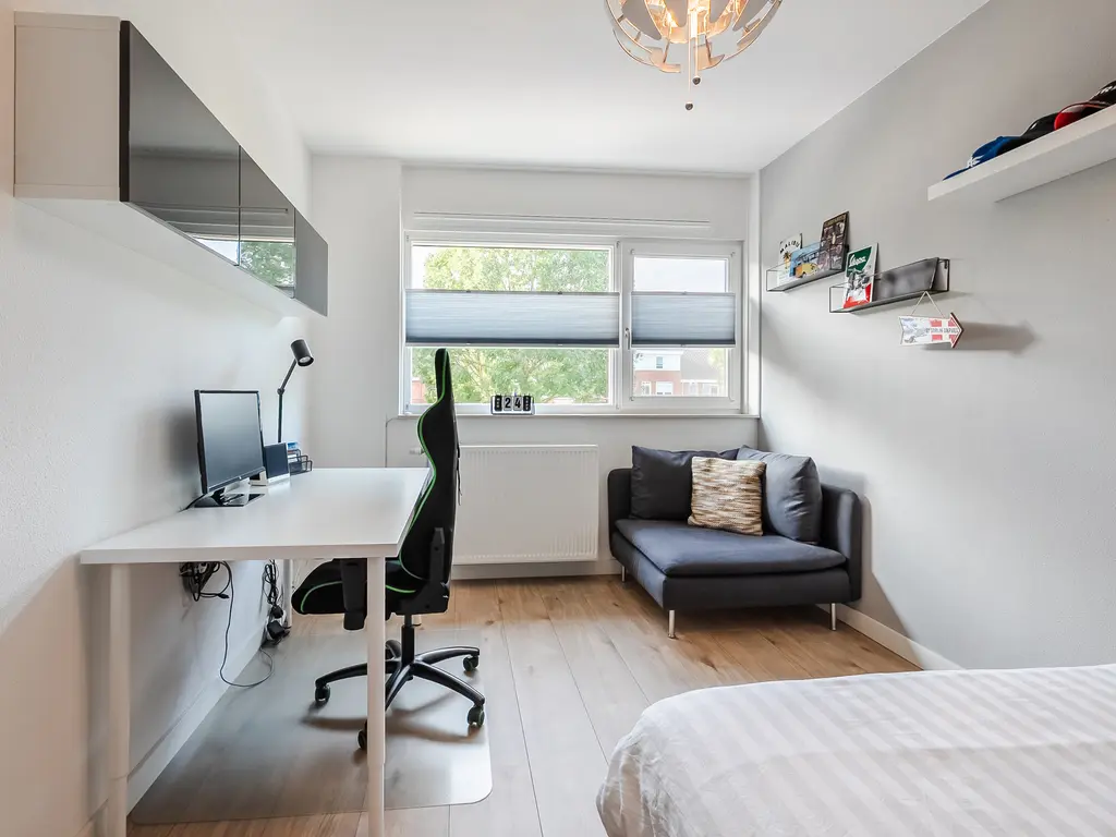 Alver 104, PAPENDRECHT