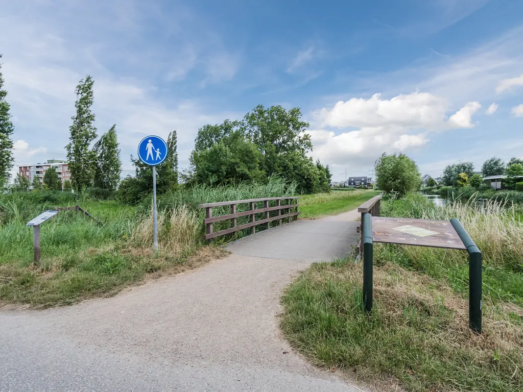 Alver 104, PAPENDRECHT