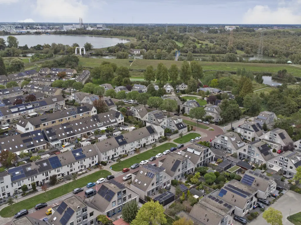 Johanna Naber-erf 419, DORDRECHT