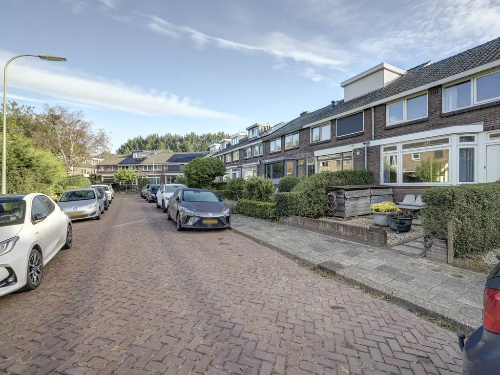 Van Manderstraat 24, DORDRECHT