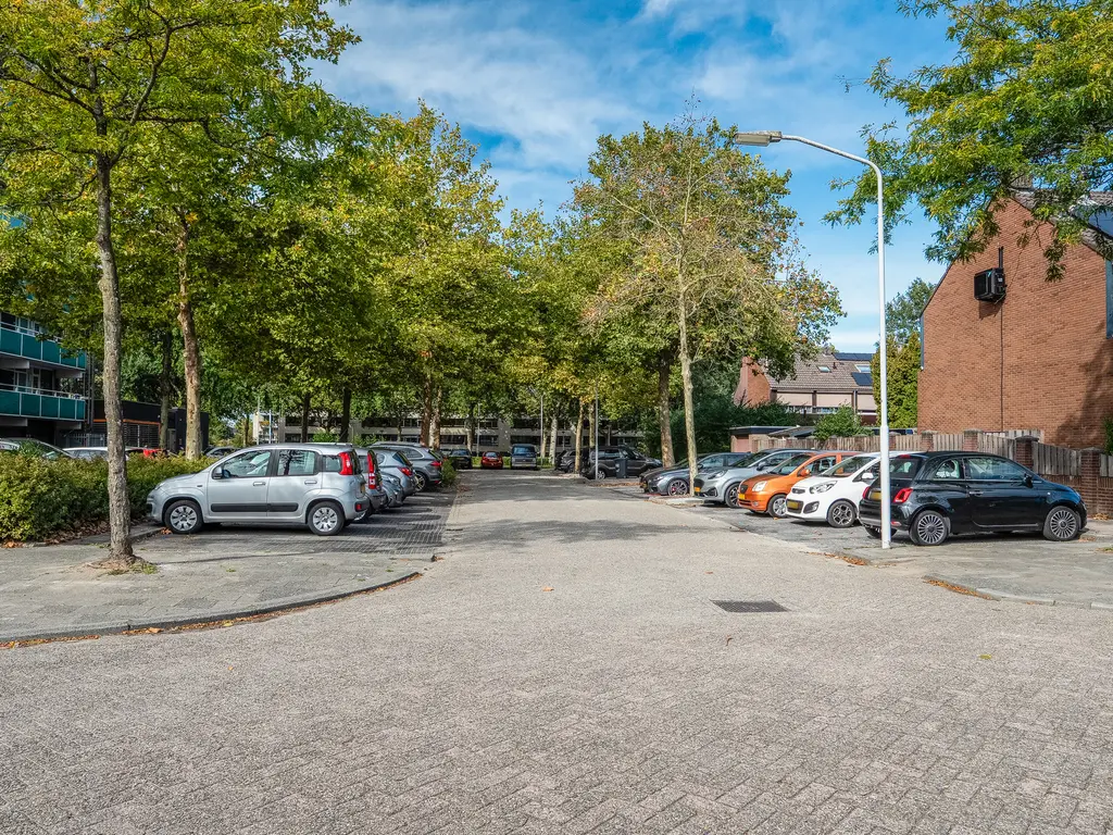 P.J.M. Aalbersestraat 84, PAPENDRECHT
