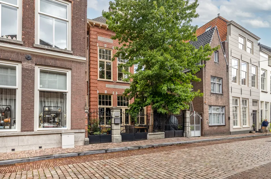 Grotekerksbuurt 9A