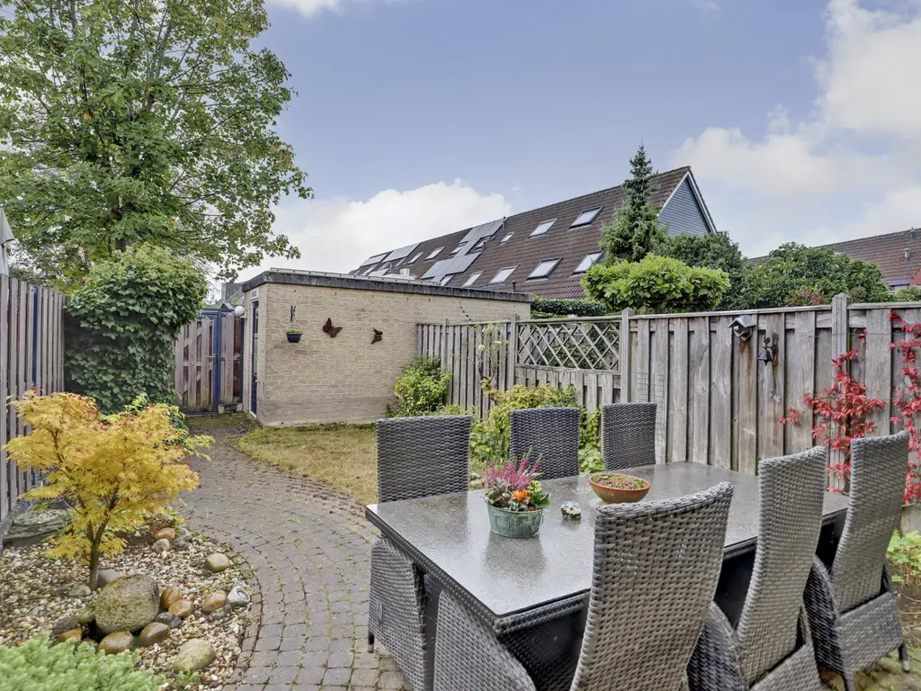 Bakema-erf 245, DORDRECHT