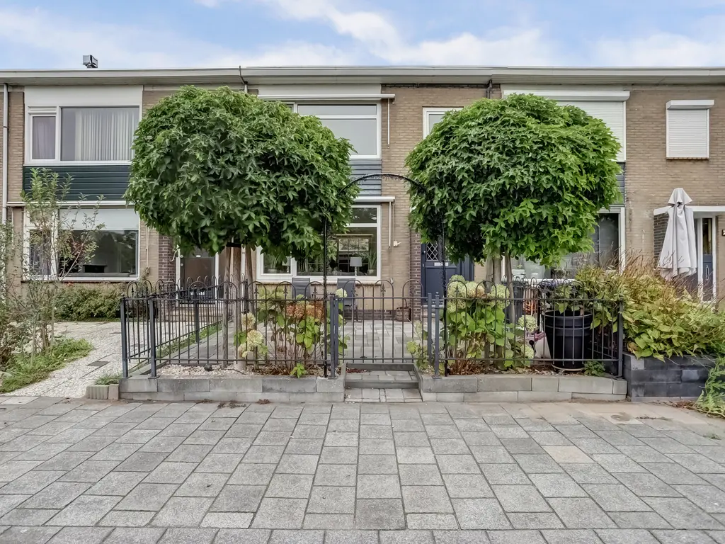 Van der Duyn van Maasdamplantsoen 25, DORDRECHT