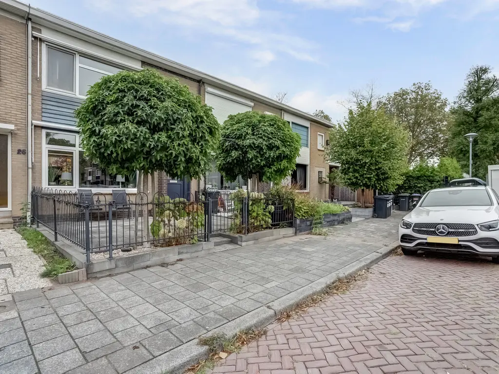 Van der Duyn van Maasdamplantsoen 25, DORDRECHT