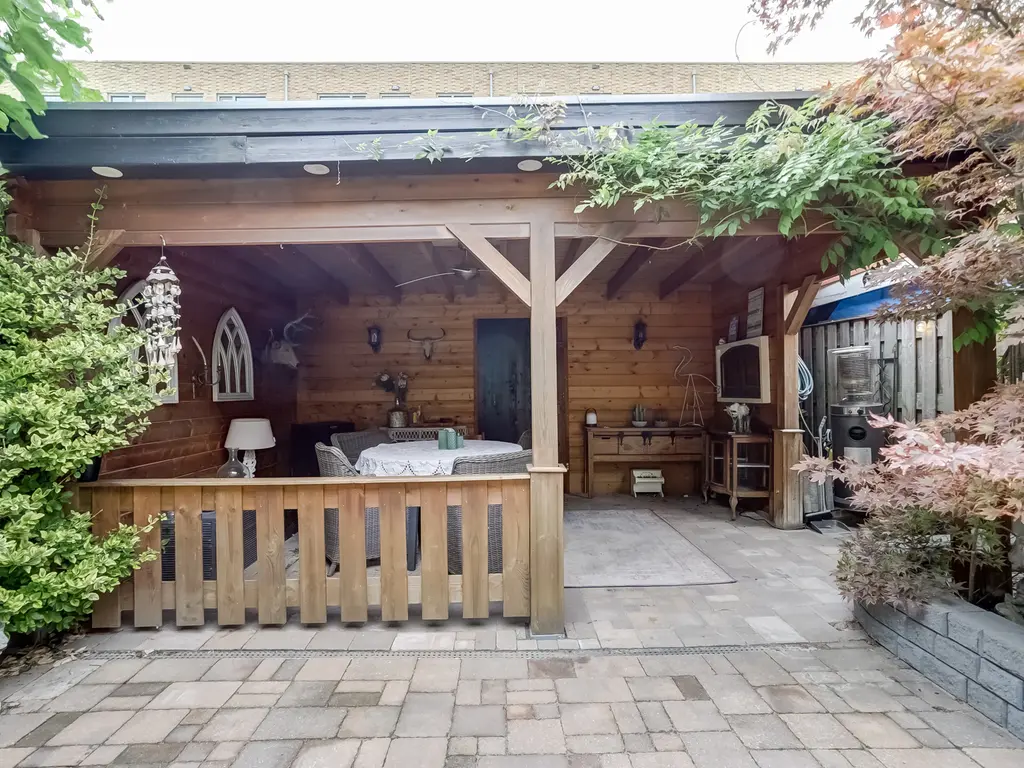 Van der Duyn van Maasdamplantsoen 25, DORDRECHT