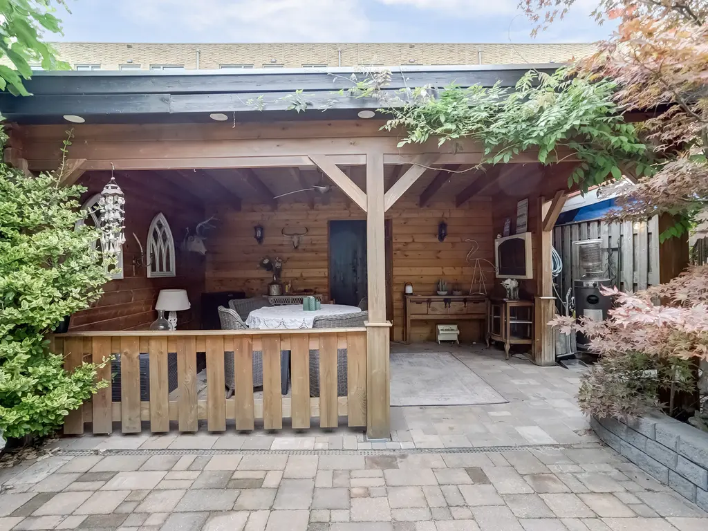 Van der Duyn van Maasdamplantsoen 25, DORDRECHT