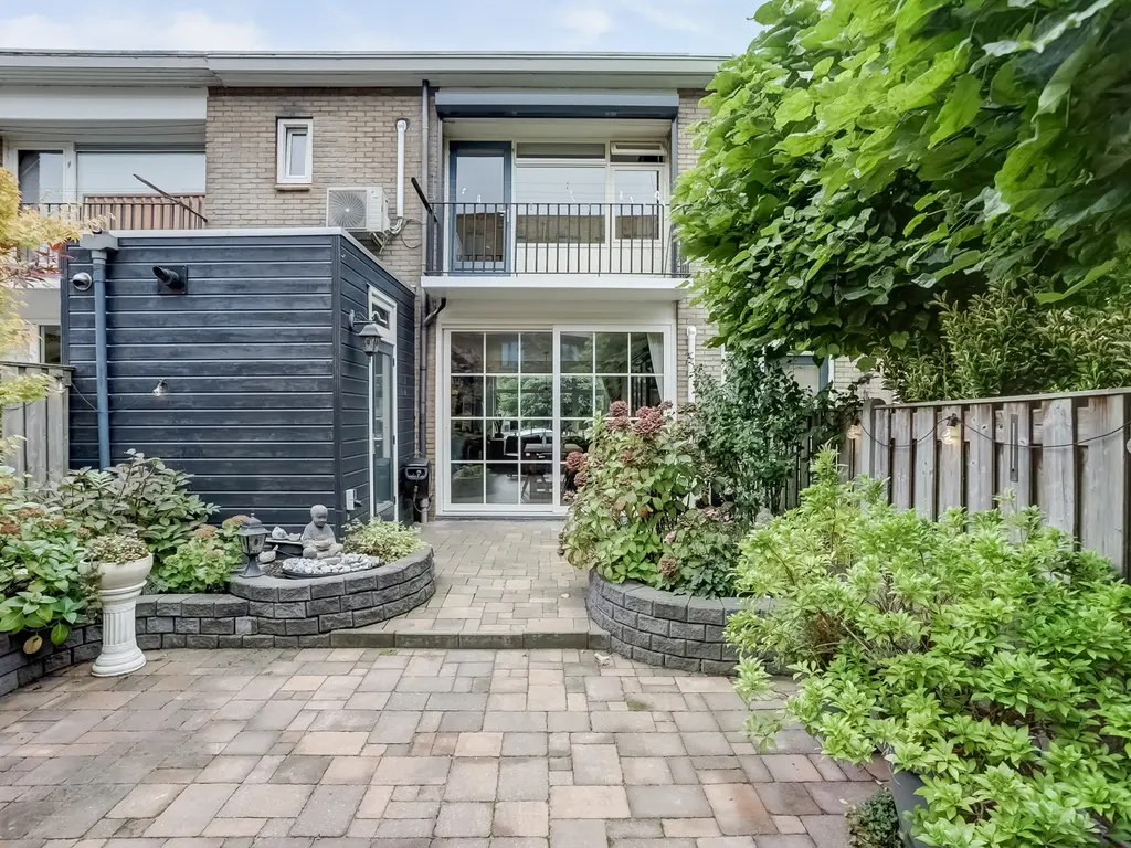 Van der Duyn van Maasdamplantsoen 25, DORDRECHT