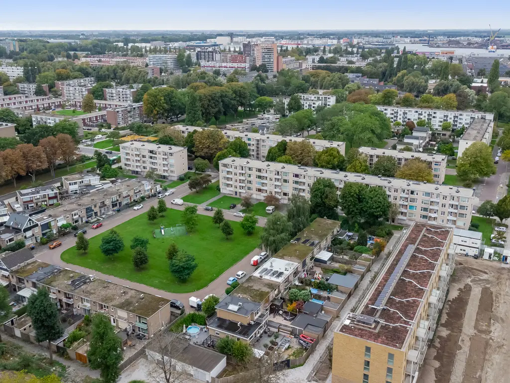 Van der Duyn van Maasdamplantsoen 25, DORDRECHT