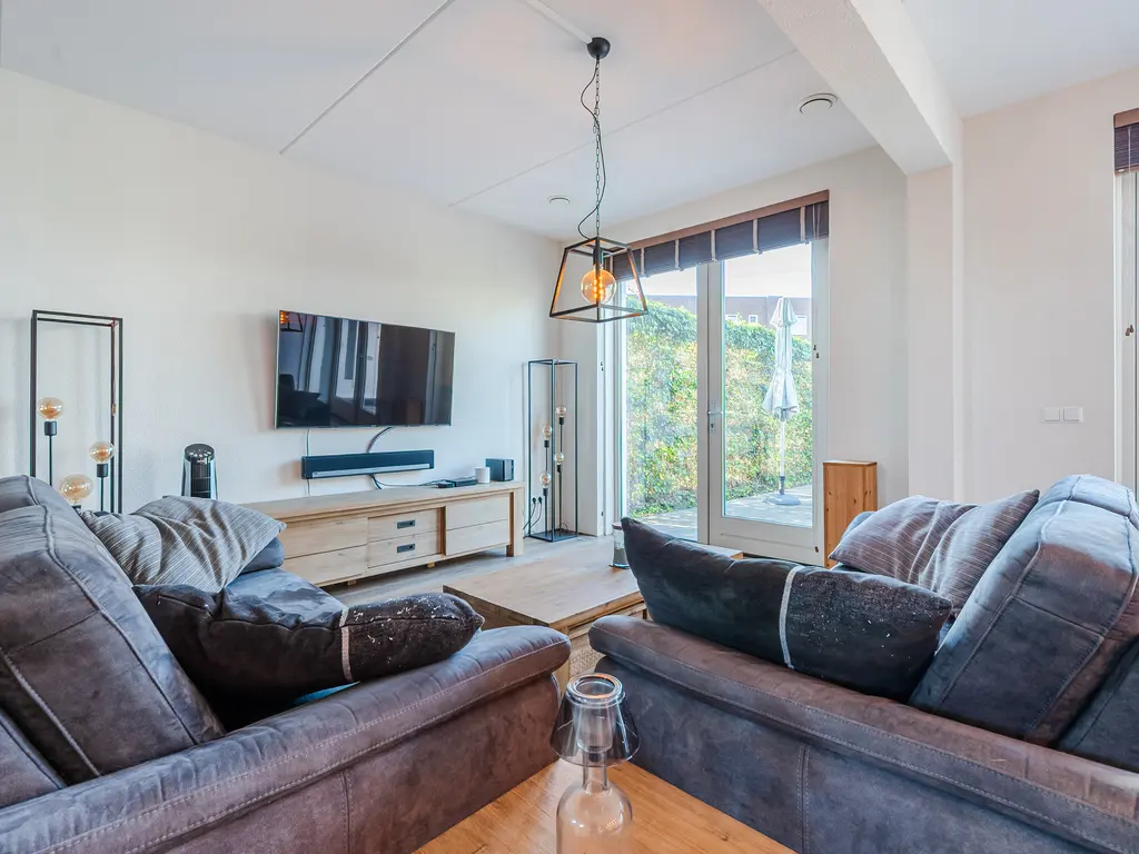 Monteverdistraat 1, SLIEDRECHT