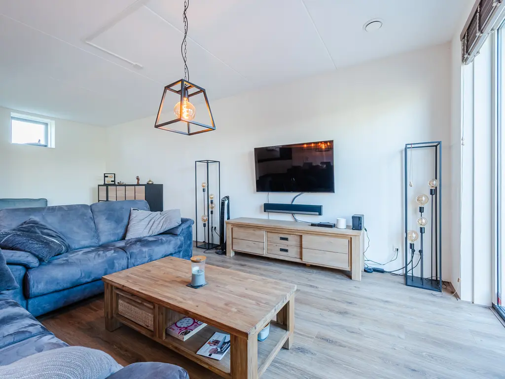 Monteverdistraat 1, SLIEDRECHT