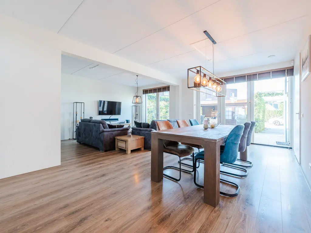 Monteverdistraat 1, SLIEDRECHT