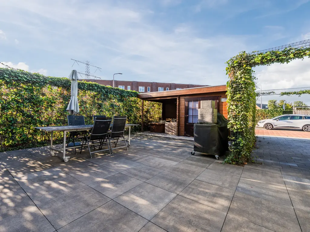 Monteverdistraat 1, SLIEDRECHT