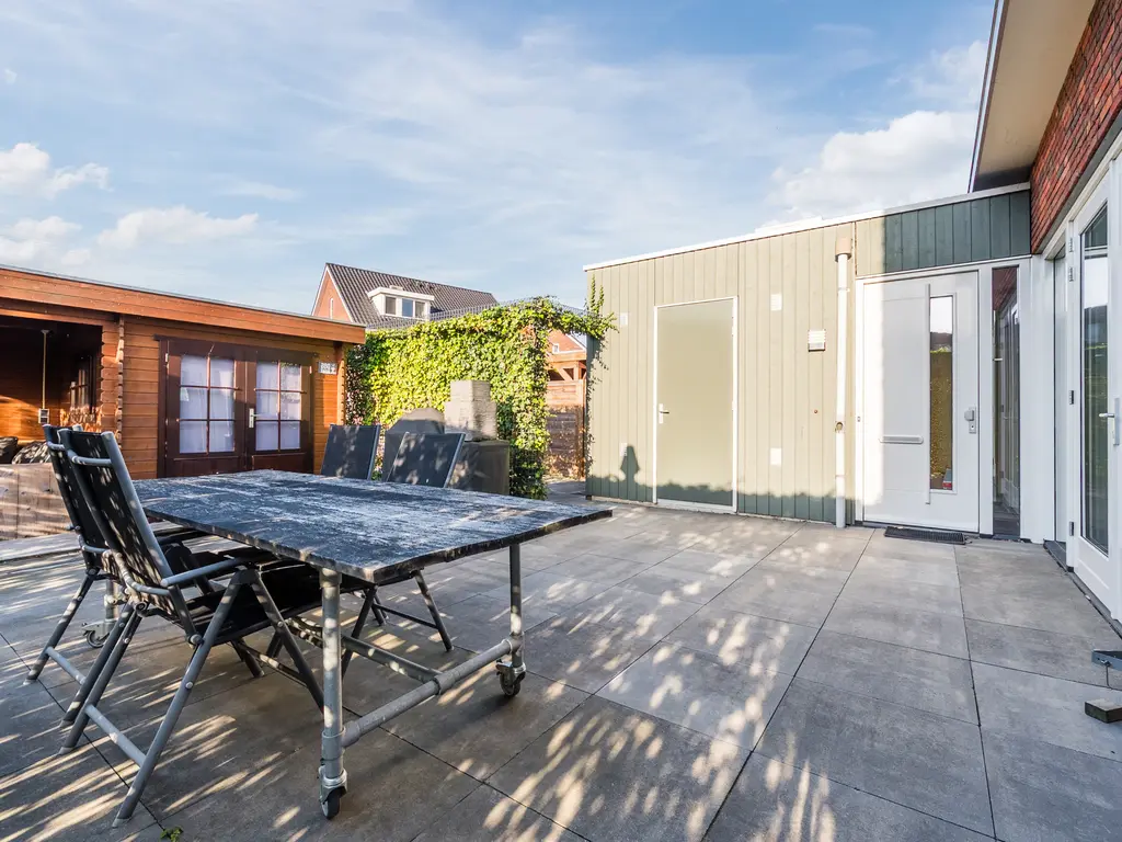 Monteverdistraat 1, SLIEDRECHT