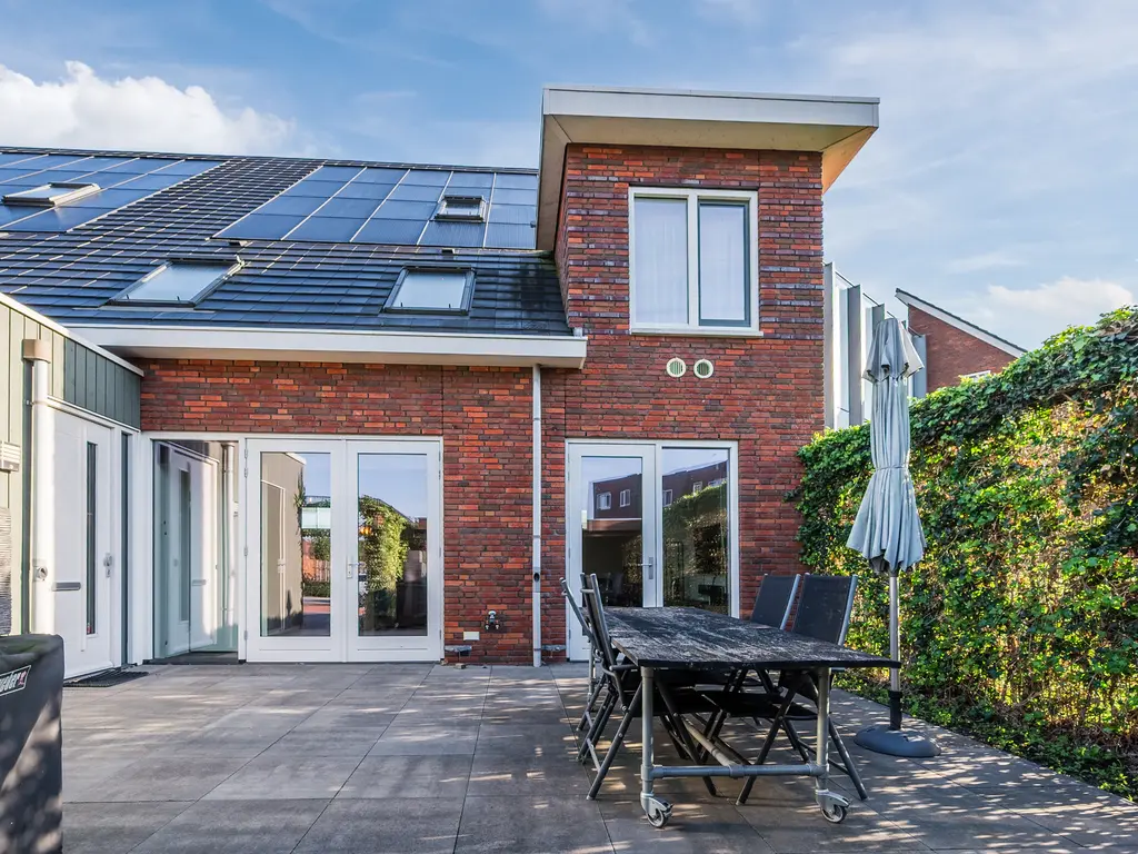 Monteverdistraat 1, SLIEDRECHT