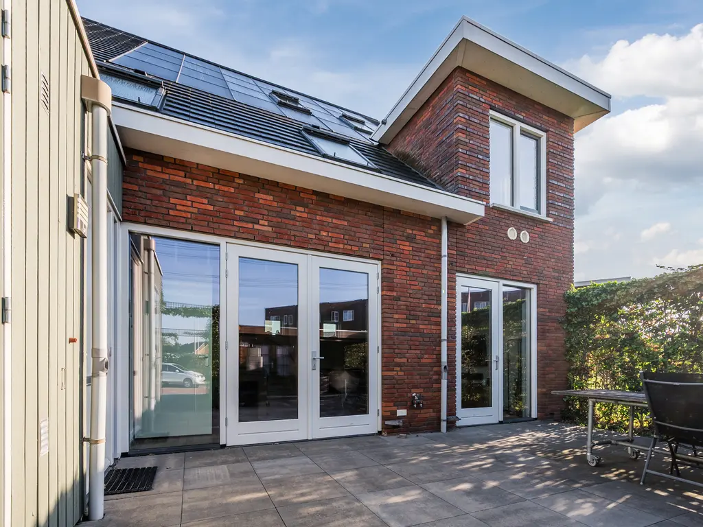 Monteverdistraat 1, SLIEDRECHT