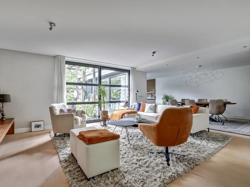 Bolero 69, ZWIJNDRECHT