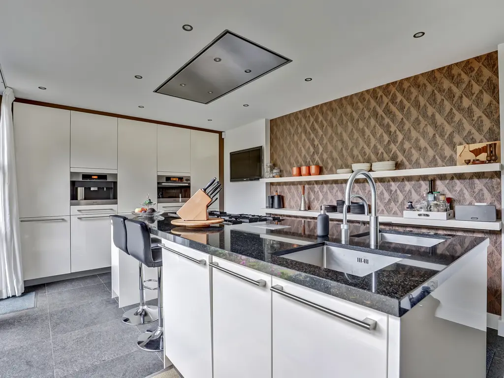 Bolero 69, ZWIJNDRECHT