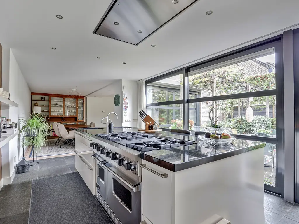 Bolero 69, ZWIJNDRECHT