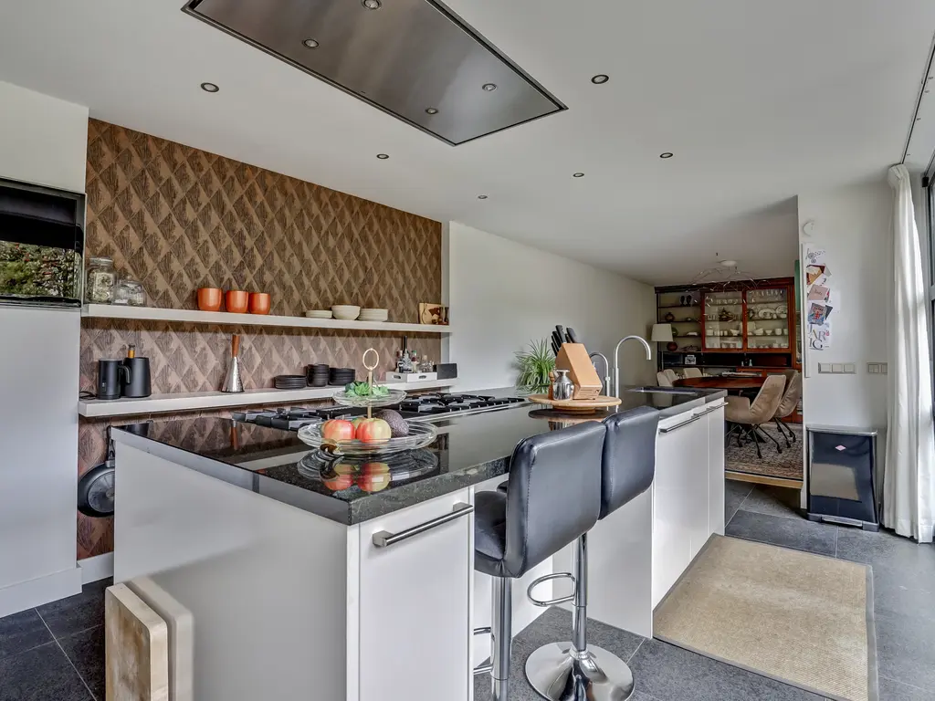 Bolero 69, ZWIJNDRECHT