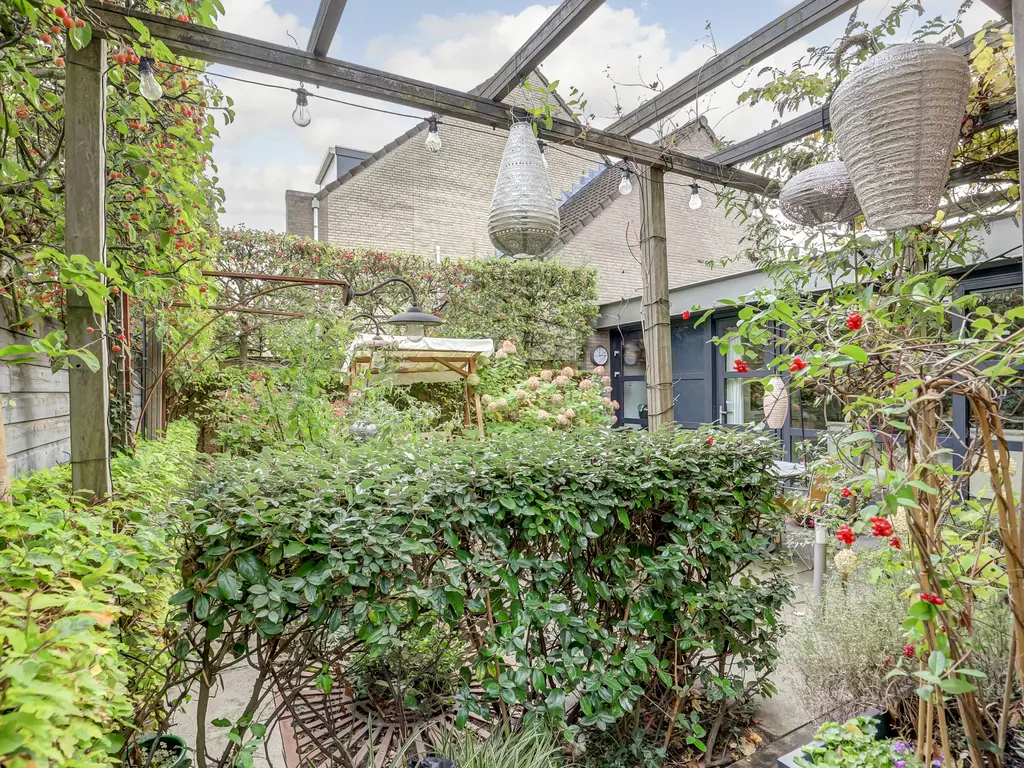 Bolero 69, ZWIJNDRECHT