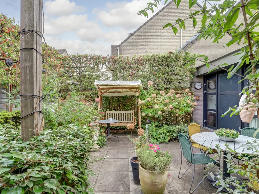 Bolero 69, ZWIJNDRECHT