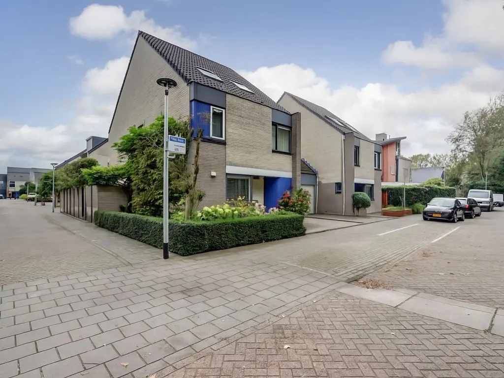 Bolero 69, ZWIJNDRECHT