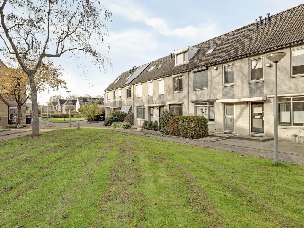 Johanna Naber-erf 168, DORDRECHT