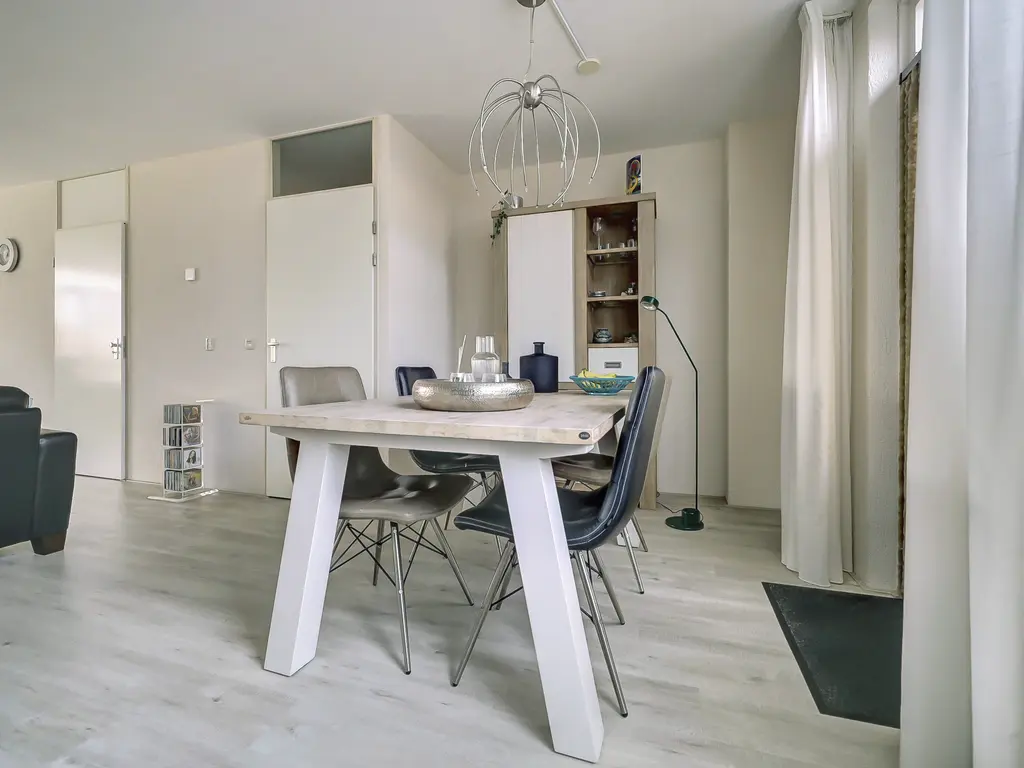 Johanna Naber-erf 168, DORDRECHT