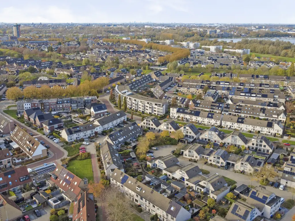 Johanna Naber-erf 168, DORDRECHT