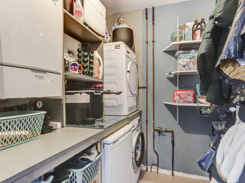 Iroko 194, DORDRECHT