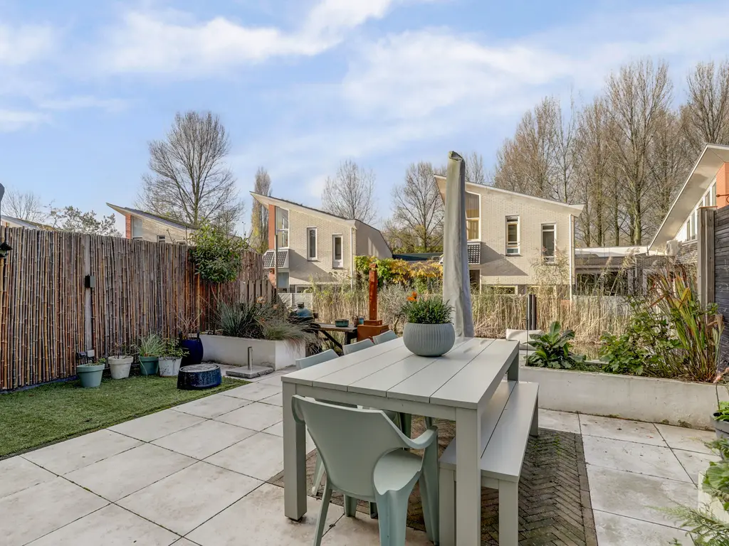 Iroko 194, DORDRECHT