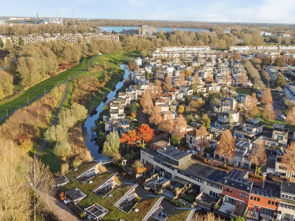 Iroko 194, DORDRECHT