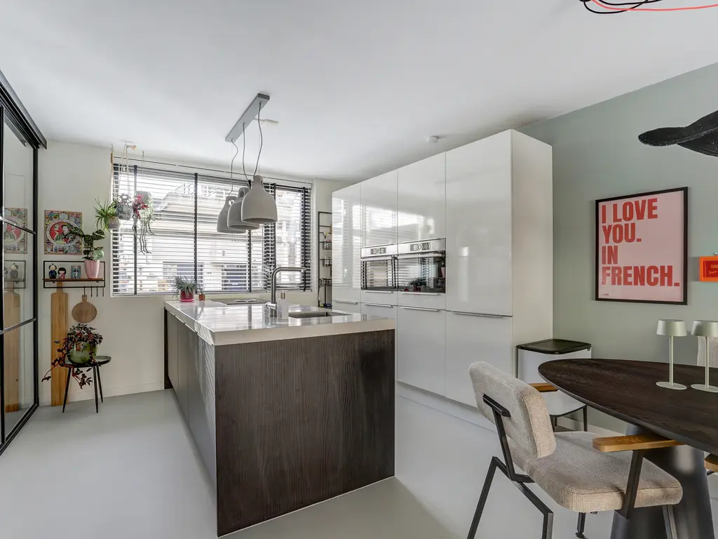 Iroko 194, DORDRECHT